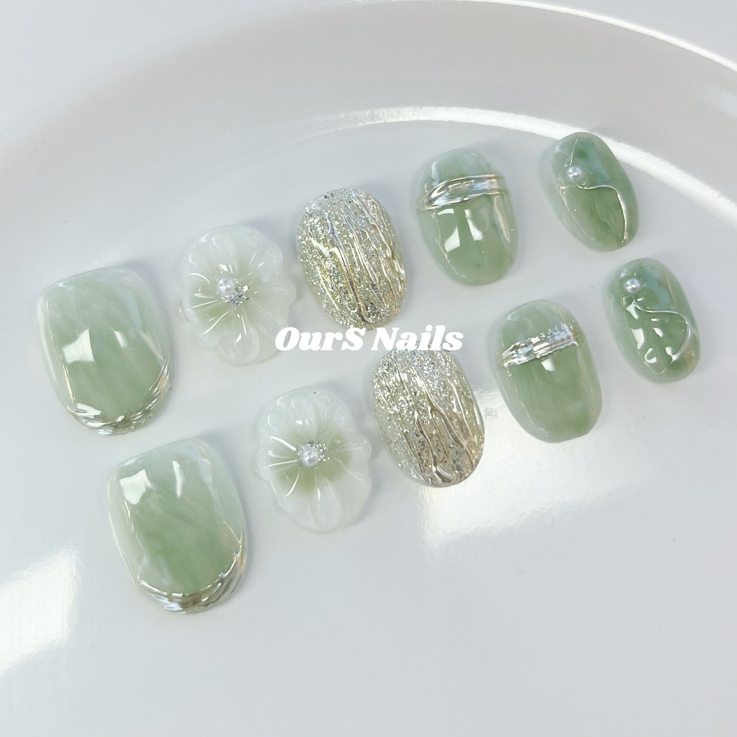 OurS Handmade Gel Nails, Short round, 3D flower nail design, Green Gold, Press on nails